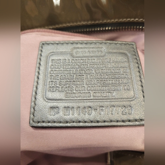 Coach Olive Green Op Art Embossed Patent Leather - Picture 4 of 15